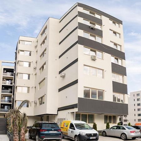 Yzza Apartament Navodari Bagian luar foto