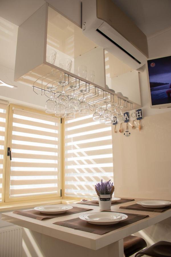 Yzza Apartament Navodari Bagian luar foto