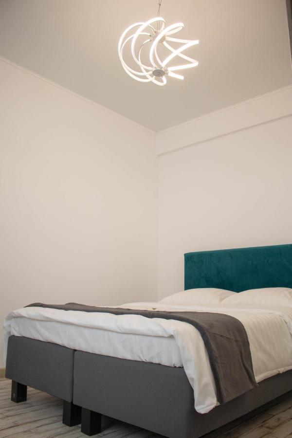Yzza Apartament Navodari Bagian luar foto