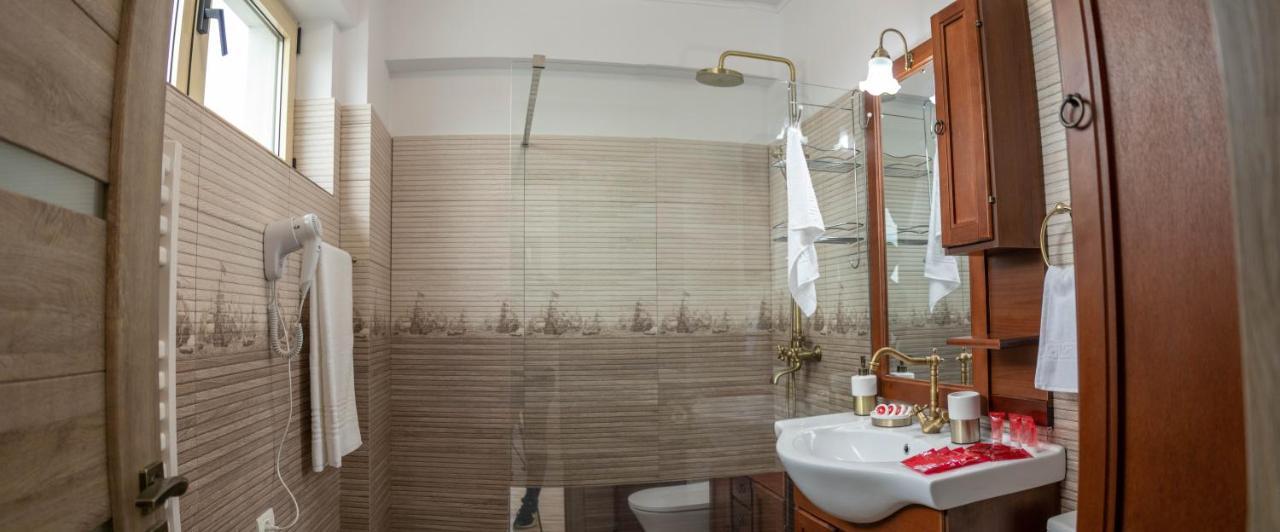 Yzza Apartament Navodari Bagian luar foto